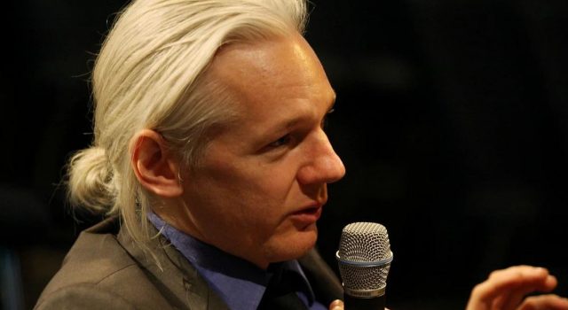 Британский судья отклонил запрос США об экстрадиции Ассанжа