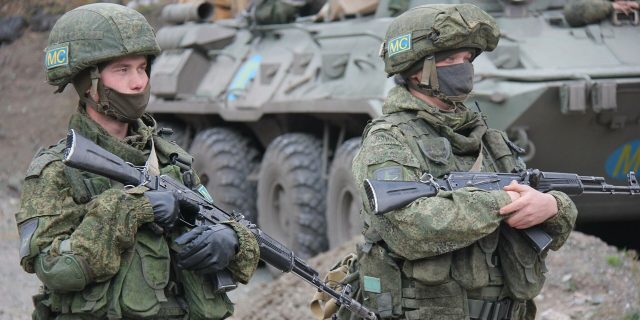 Российских миротворцев в Нагорном Карабахе вакцинировали от коронавируса