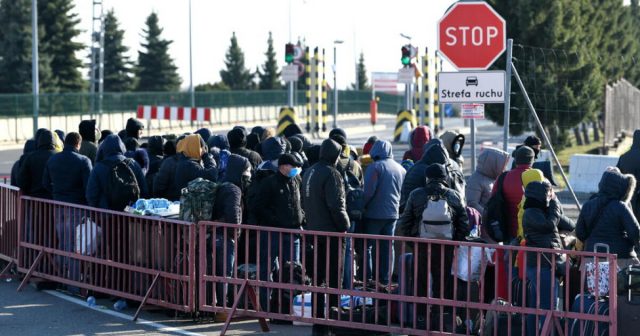 Разрыв связей между Киевом и Москвой больно ударил по жителям Украины