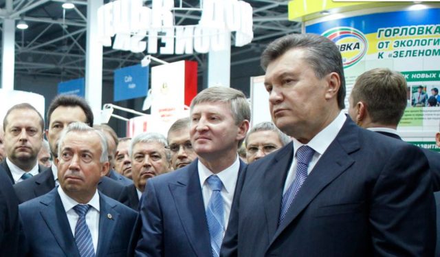 Боится повторить судьбу Януковича - аналитик рассказал, зачем Зеленский ввязывается в конфликт с олигархами