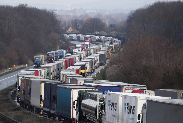 Угроза голода заставляет власти Британии отказаться от ряда условий Brexit