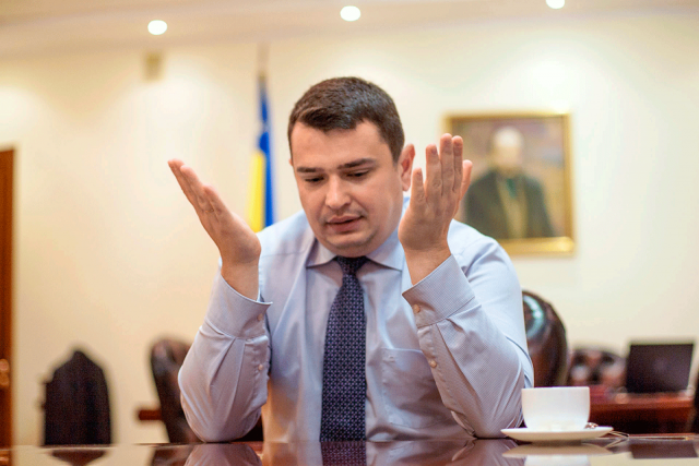 Верховная рада планирует собраться на внеочередное заседания для увольнения директора НАБУ
