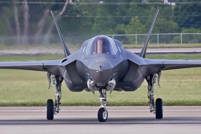 истребитель пятого поколения F-35