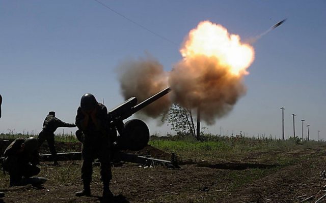 По территории ДНР и ЛНР более 110 прилётов за минувшие сутки