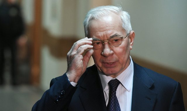 Азаров описал план США втянуть Россию в войну