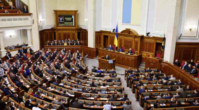 Это будет очередное "ля-ля" – украинцы высказали свое мнение относительно закона о деолигархизации