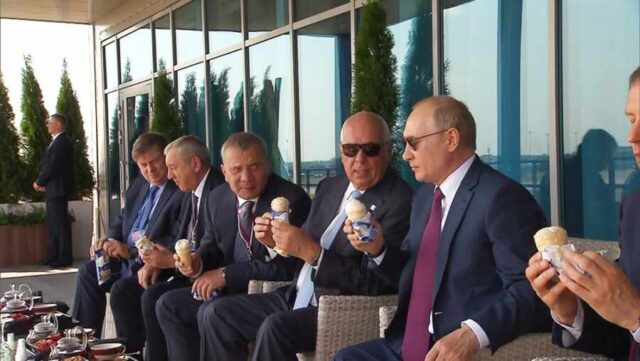Юлия Витязева: МАКС - потеха для страны, которая разучилась летать