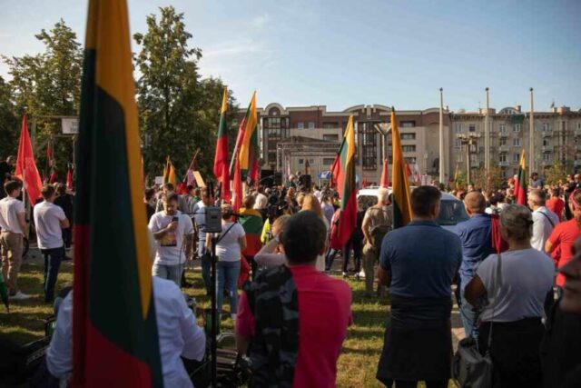 Литва: профсоюзы готовы вывести людей на улицы