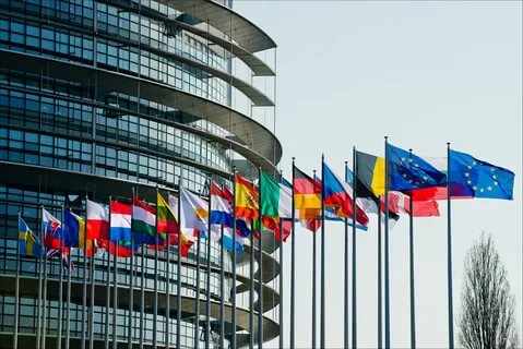 Европарламент предпринял попытку расколоть российское общество