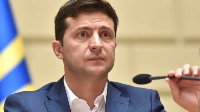 В годовщину начала майдана Зеленский призвал украинцев свергнуть его