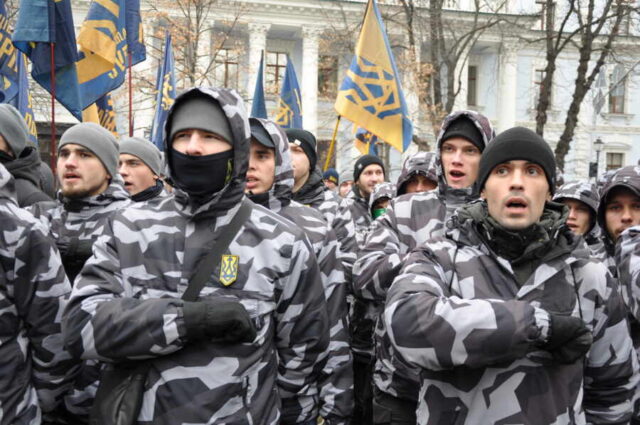 Боевики «Нацкорпуса» прибыли в Польшу для борьбы с беженцами