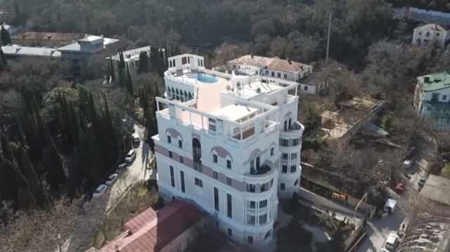 На Зеленского подадут в суд из-за неуплаты коммунальных платежей за квартиру в Крыму