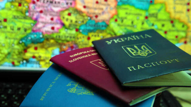 Украина: зачем Зе-команда инициировала закон о множественном гражданстве