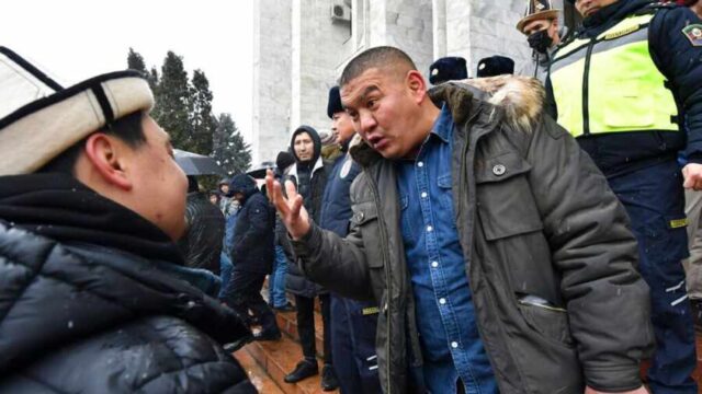 Либералы в истерике: попытка сделать из Казахстана Украину пресечена