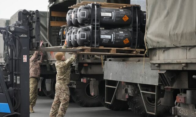 Для переброски летальных вооружений Украине Запад использует Молдавию?