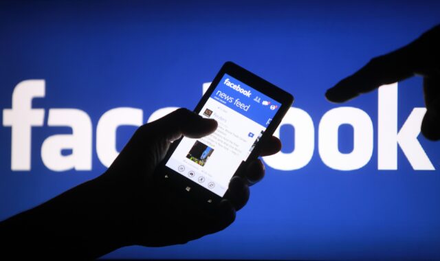 Facebook и Instagram разрешили призывы к насилию в отношении ВС РФ