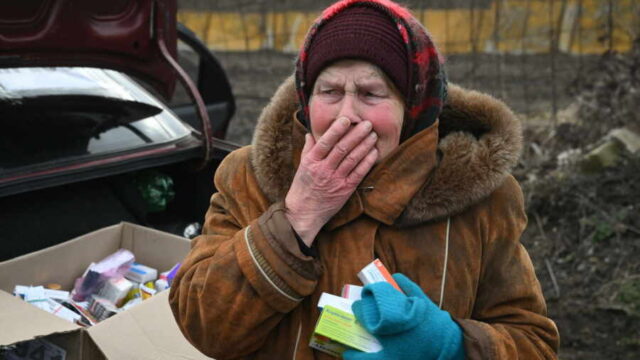 Укронацисты отбирают гупмомощь у мирных жителей
