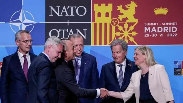 В НАТО за счет торговли принципами