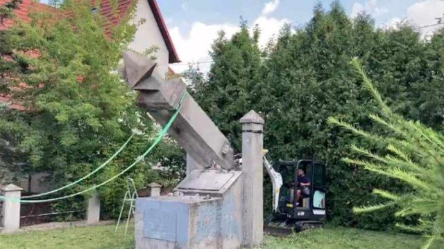 В польском Мальборке снесли памятник красноармейцам