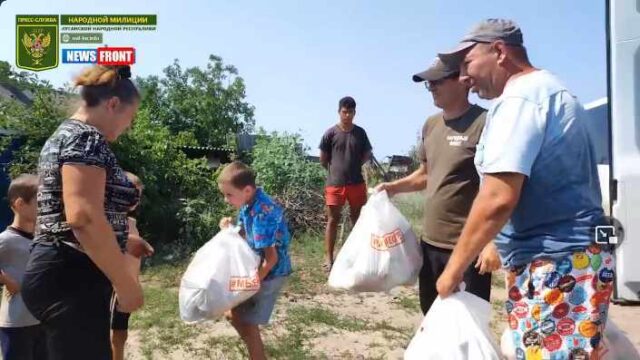 Народный фронт при поддержке НМ ЛНР доставил гумпомощь в Боровское