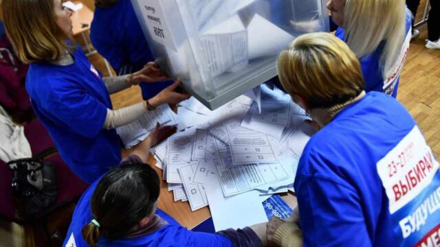 Боррель назвал референдумы о вхождении в состав РФ нарушением суверенитета Украины
