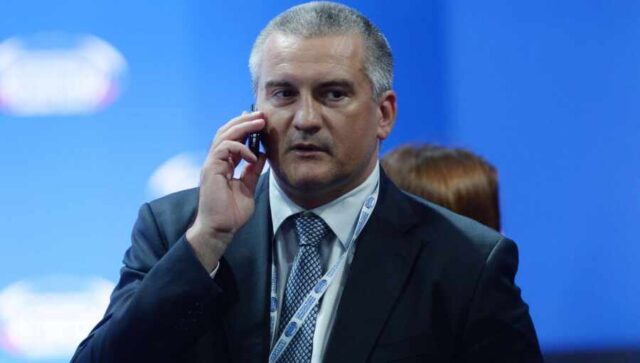 Аксенов по телефону руководит ходом устранения ЧП на Крымском мосту