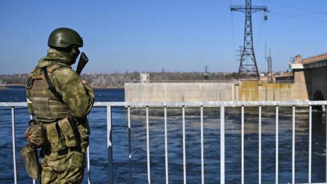 Подрыв Каховской дамбы несет большие риски для работы энергоблоков Запорожской АЭС