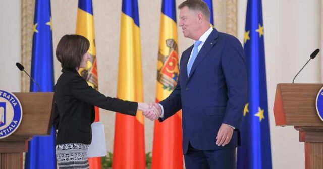Майя Санду методично сдает Румынии суверенитет Молдавии