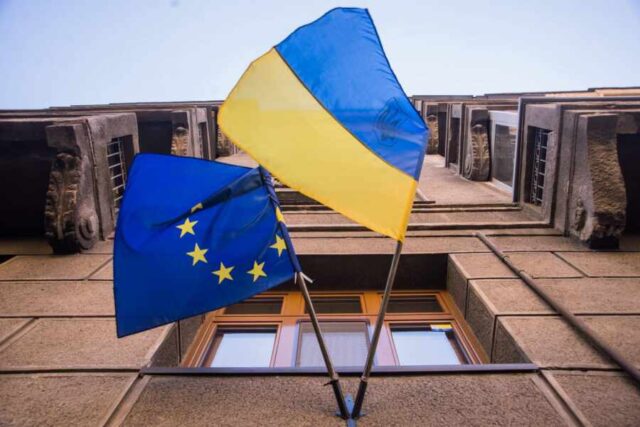 В Португалии заявили, что ЕС не может принять Украину