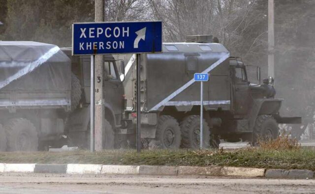 Службы Херсона частично восстановили подачу света и воды после украинского теракта