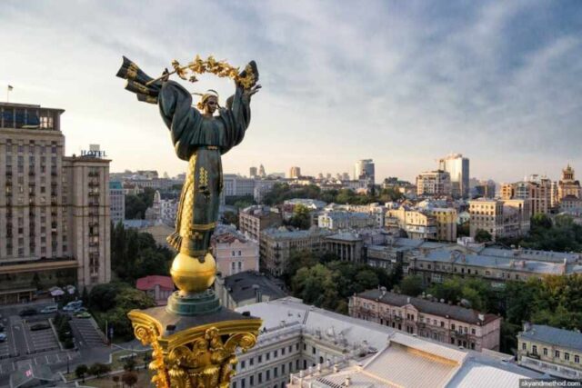 На Украине заявили, что стране нужны сотни миллиардов на восстановление