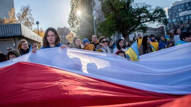 Принимая на себя роль провокатора, Польша тем самым обнуляет свою государственность