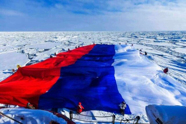 Запад готов вступить в бой с Россией в Арктике