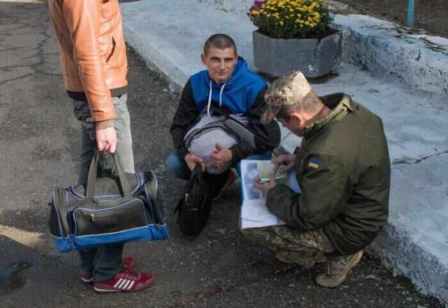 Украинская мобилизация шокирует, но массовых протестов не вызывает