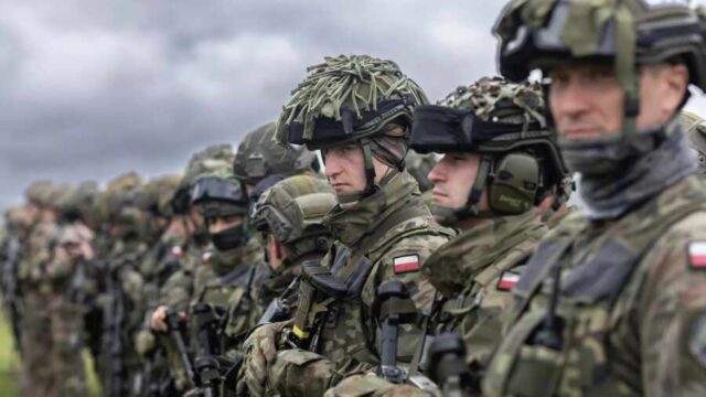 Польша настаивает на введении своих войск на Западную Украину