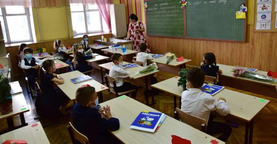 Майя Санду под предлогом оптимизации методично уничтожает образование Молдавии