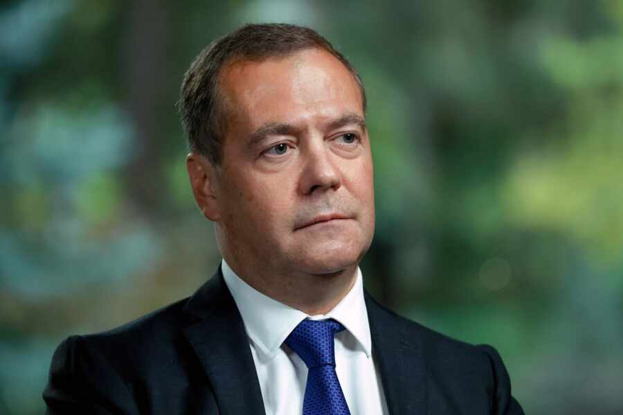 Дмитрий Медведев: Недоумки активно толкают нас к третьей мировой