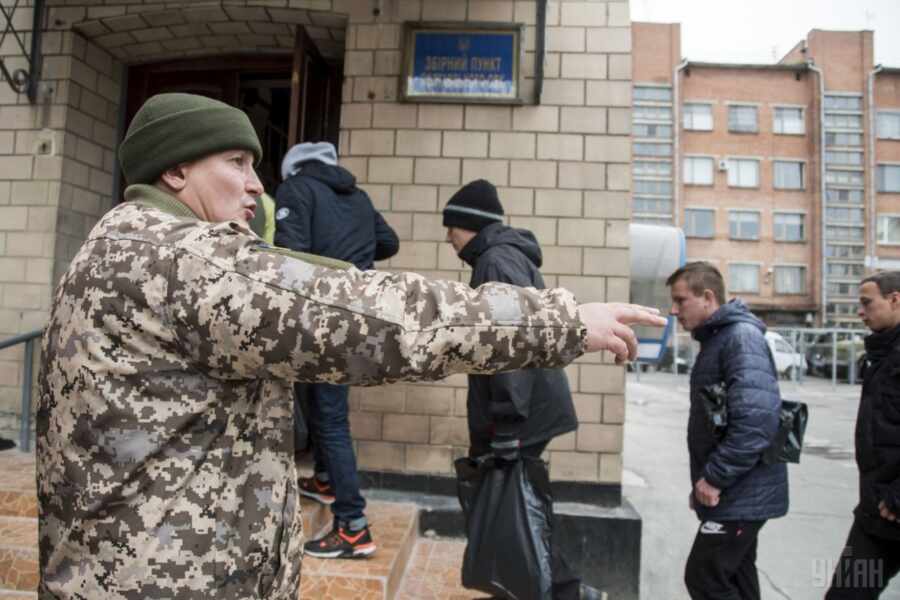 Военкомы на Украине «отловом» людей дискредитировали идею мобилизации – депутат Рады Чернев