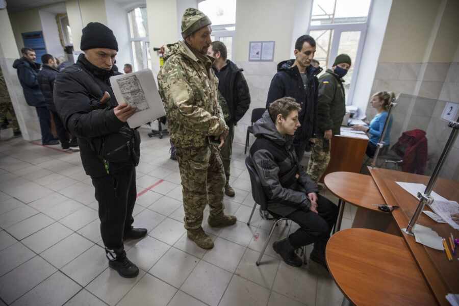 Украина ощущает острую нехватку живой силы в связи с ростом количества уклонистов