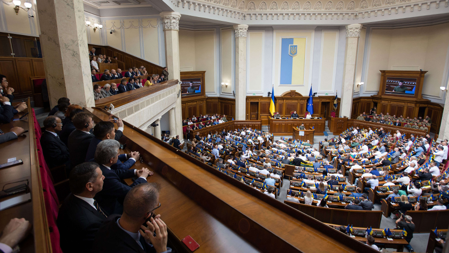 Верховная рада Украины приняла закон о повышении налогов