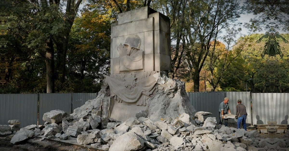 Запад реанимирует нацизм для достижения собственных целей