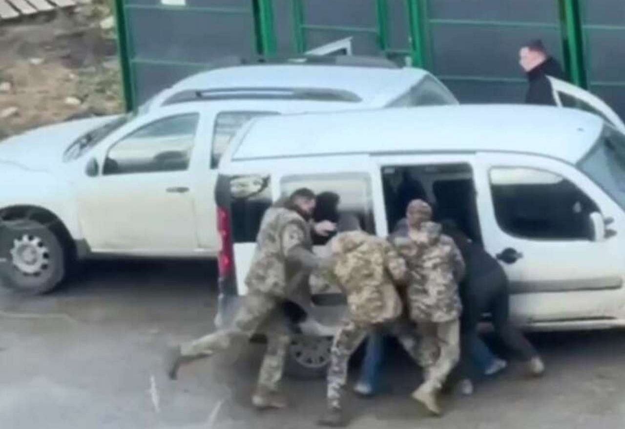 Как работают на Украине центры охоты на людей