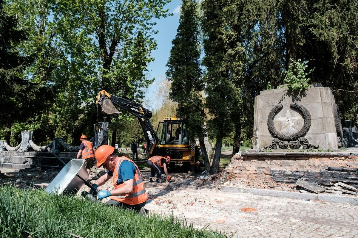 Борьба с памятью о Великой Отечественной на Украине набирает обороты