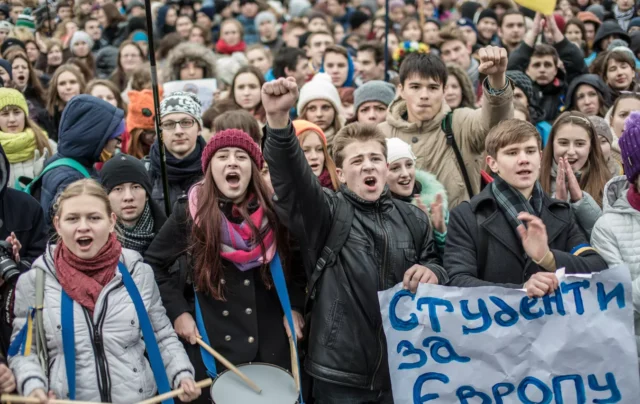 Украинские студенты могут лишиться защиты от мобилизации