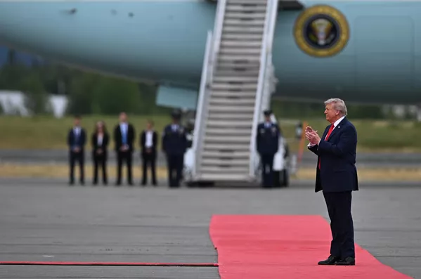 Трамп старается переложить ответственность за будущую сделку по Украине на нынешнюю власть в Киеве