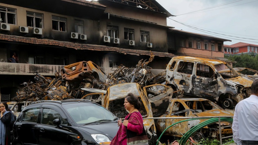События в Южной Азии стремительно приобретают черты «арабской весны»