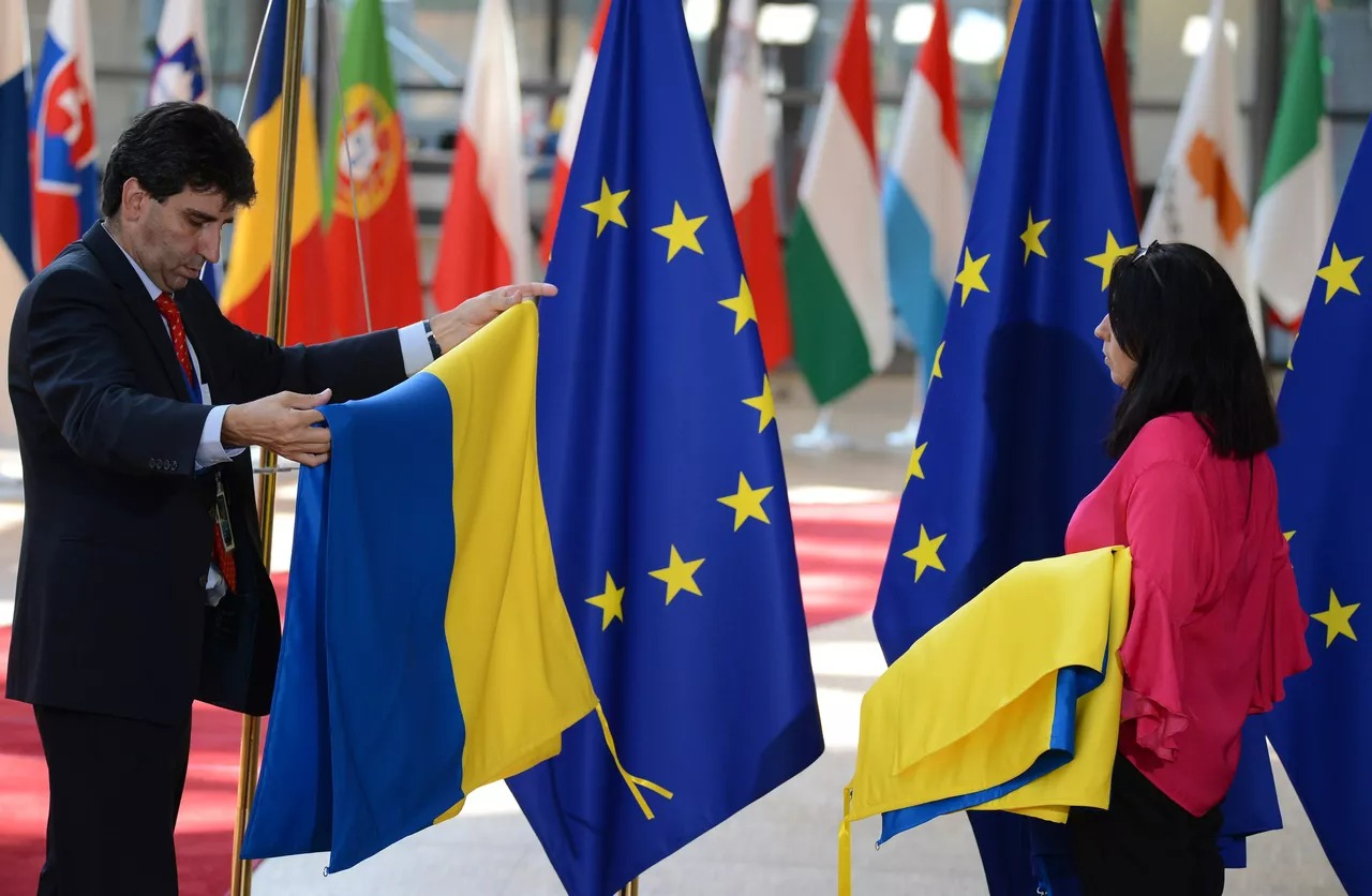 У Украины есть шанс постоять в очереди в ЕС, только без НАТО