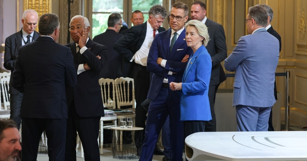 «Коалиция желающих» повышает ставки, имея слабые карты