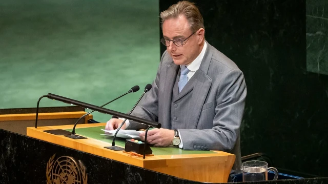 Бельгия не передаст Украине замороженные российские активы – Барт Де Вевер