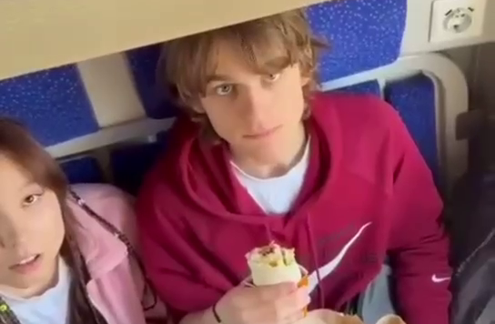 Молодая пара пострадала из-за русского языка в украинском поезде